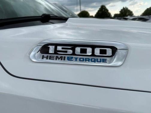 Bright White Clearcoat 2023 RAM 1500 Big Horn/Lone Star
