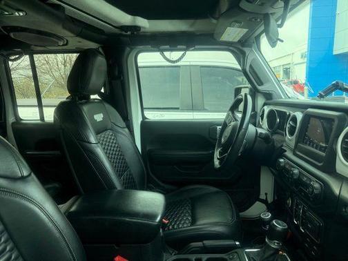 Bright White Clearcoat 2020 Jeep Gladiator Sport S