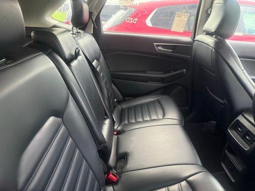 Oxford White 2024 Ford Edge SEL