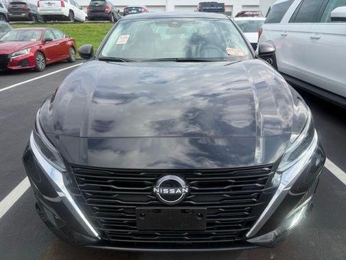 Super Black Clearcoat 2025 Nissan Altima 2.5 SV