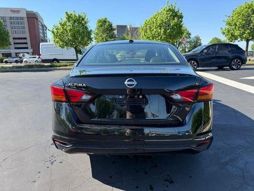 Super Black Clearcoat 2025 Nissan Altima 2.5 SV