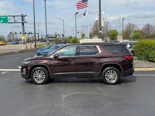 Black Cherry Metallic 2023 Chevrolet Traverse LT Cloth