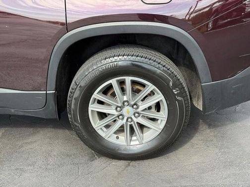 Black Cherry Metallic 2023 Chevrolet Traverse LT Cloth
