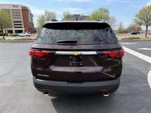 Black Cherry Metallic 2023 Chevrolet Traverse LT Cloth