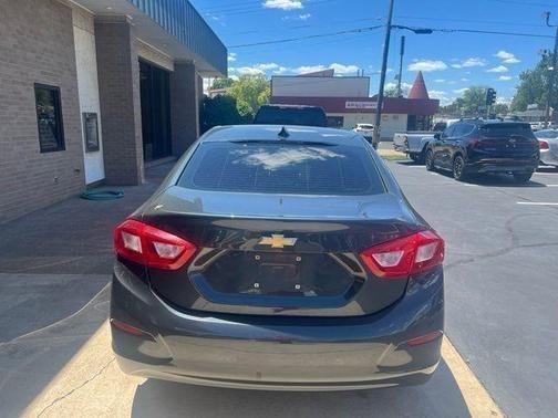 Graphite Metallic 2017 Chevrolet Cruze LT