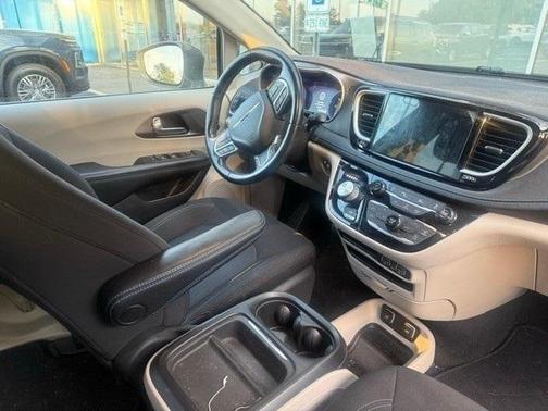 2021 Chrysler Pacifica Touring