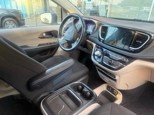 2021 Chrysler Pacifica Touring