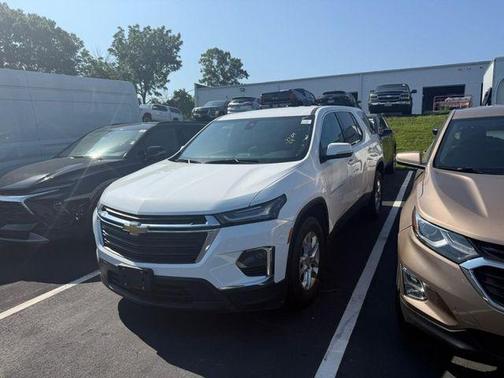 Summit White 2023 Chevrolet Traverse LS