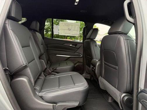 Sterling Gray Metallic 2026 Chevrolet Traverse LT