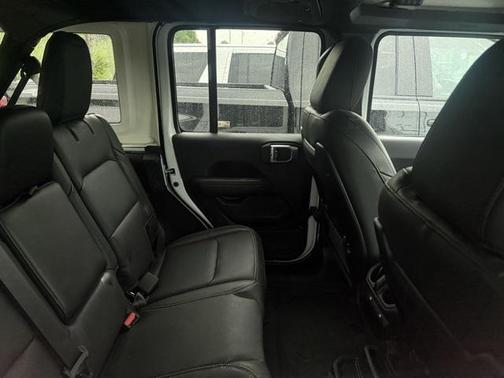 2024 Jeep Wrangler 4-Door Sahara 4x4
