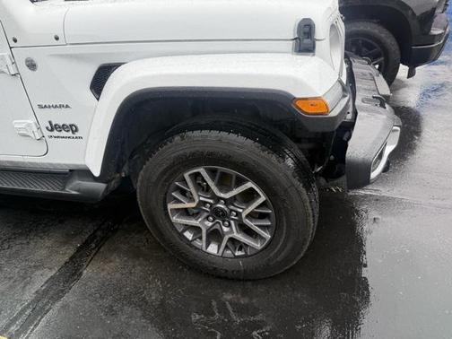2024 Jeep Wrangler 4-Door Sahara 4x4