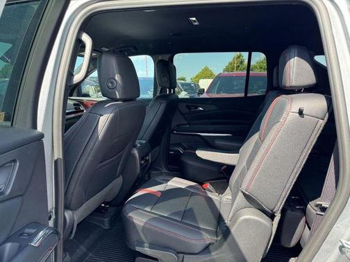 Sterling Gray Metallic 2026 Chevrolet Traverse RS