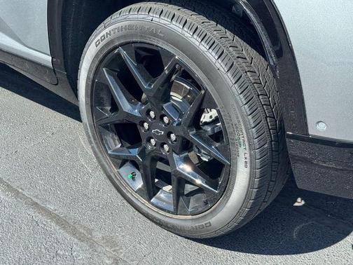 Sterling Gray Metallic 2026 Chevrolet Traverse RS