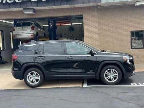 Ebony Twilight Metallic 2023 GMC Terrain SLE