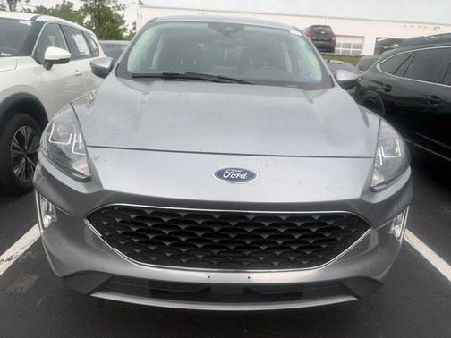 Iconic Silver Metallic 2022 Ford Escape SEL