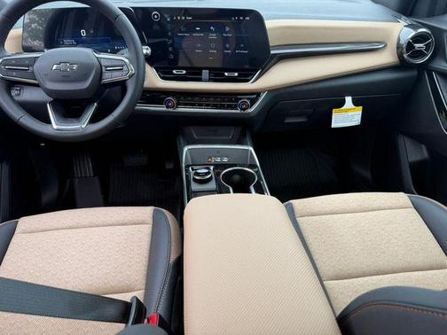 Polar White Tricoat 2026 Chevrolet Equinox FWD ACTIV