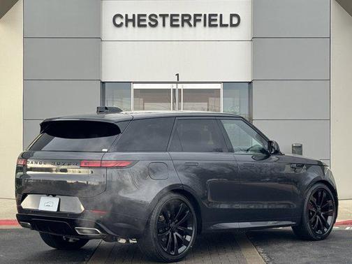 2026 Land Rover Range Rover Sport SE