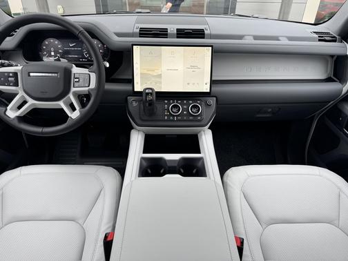 Fuji White 2026 Land Rover Defender P400 X-Dynamic SE