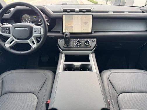 2025 Land Rover Defender 130 P300 S