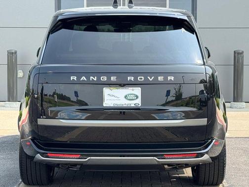 2025 Land Rover Range Rover P530 SE