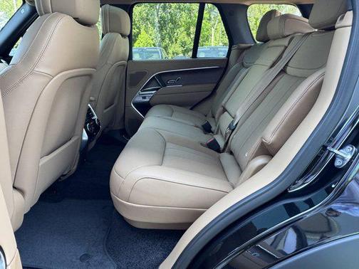 2025 Land Rover Range Rover P530 SE