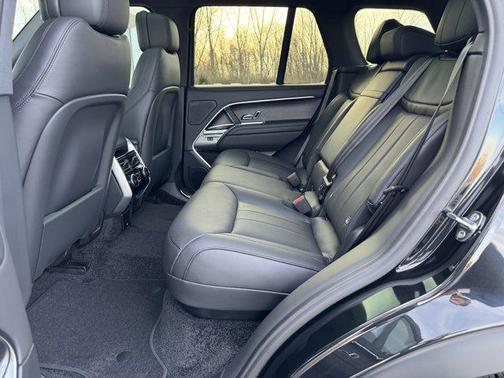 2026 Land Rover Range Rover P530 SE