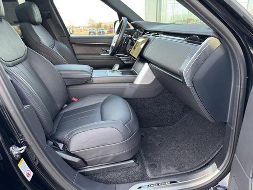 2026 Land Rover Range Rover P400 SE 7 Seat