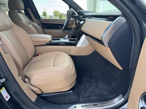 2025 Land Rover Range Rover P400 SE