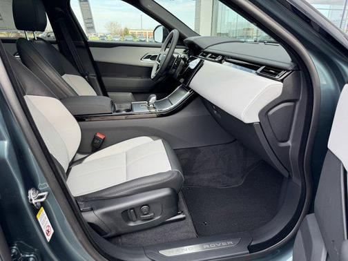 Giola Green Metallic 2026 Land Rover Range Rover Velar P250 SE R-Dynamic