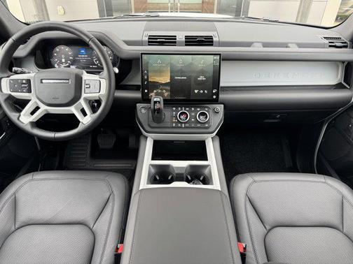 2026 Land Rover Defender X-Dynamic SE