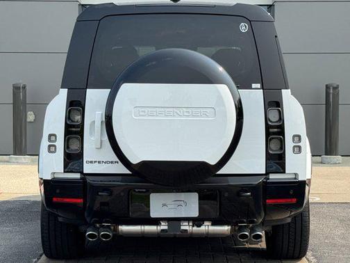 2025 Land Rover Defender V8
