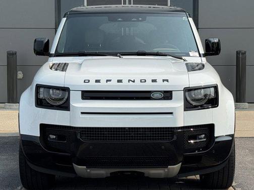 2025 Land Rover Defender V8