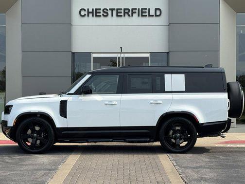 2025 Land Rover Defender V8