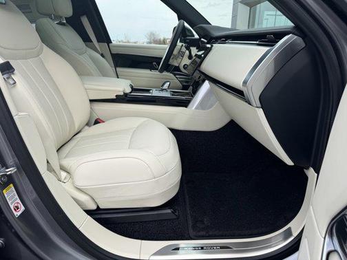 2025 Land Rover Range Rover P400 SE