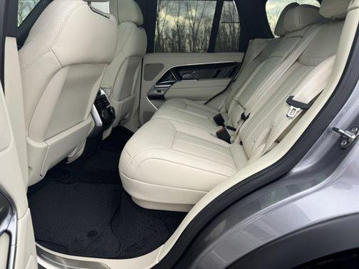 2025 Land Rover Range Rover P400 SE