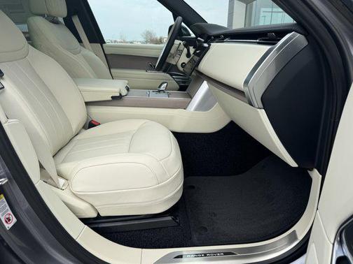 2025 Land Rover Range Rover P530 SE