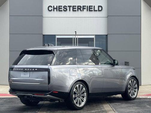 2025 Land Rover Range Rover P530 SE