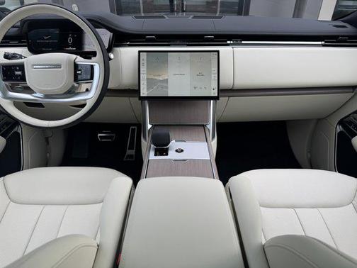 2025 Land Rover Range Rover P530 SE