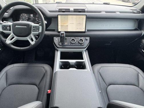 2025 Land Rover Defender 110 P300