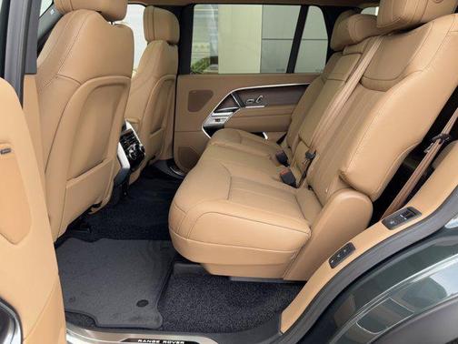 2025 Land Rover Range Rover P530 SE 7 Seat