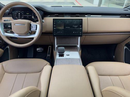 2025 Land Rover Range Rover P530 SE 7 Seat