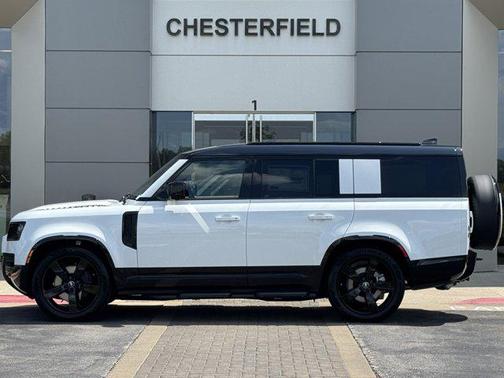 2025 Land Rover Defender 130 P400 X-Dynamic SE