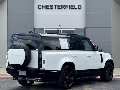 2025 Land Rover Defender V8