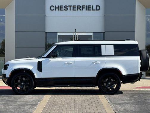 2025 Land Rover Defender 130 P400 X-Dynamic SE