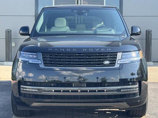 2025 Land Rover Range Rover P400 SE