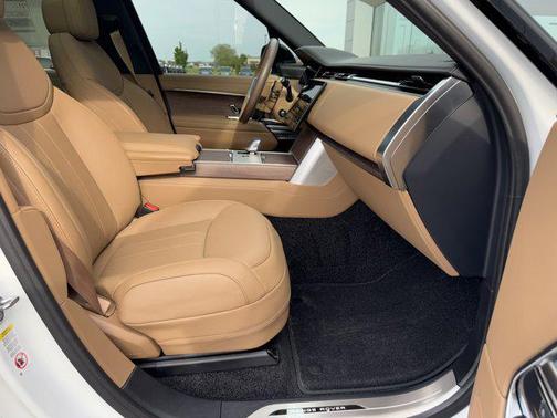 2025 Land Rover Range Rover P400 SE