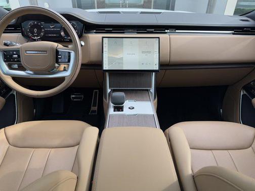 2025 Land Rover Range Rover P400 SE