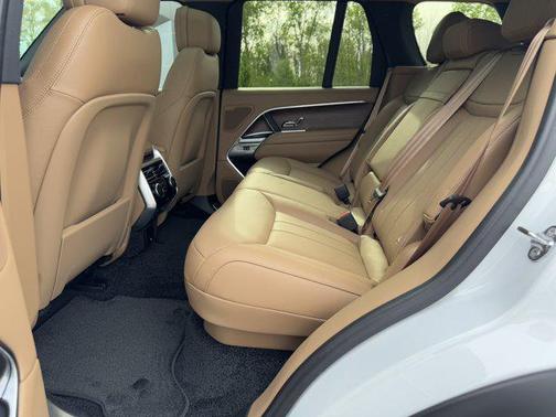 2025 Land Rover Range Rover P400 SE