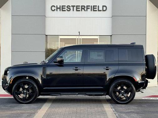 2025 Land Rover Defender 110 V8