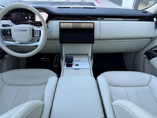 Batumi Gold Premium Metallic 2024 Land Rover Range Rover P400 SE